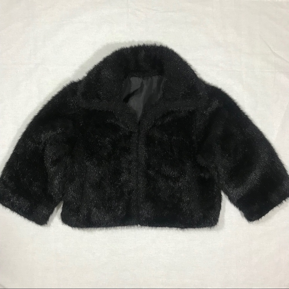Black 3/4 Sleeve Half Torso Faux Fur Coat